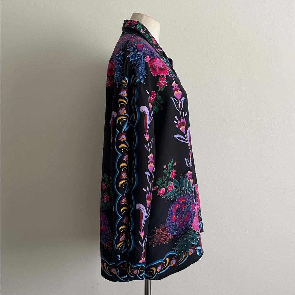 Johnny Was Rosalynda Printed Button Down Silk Blend Floral Black Blouse sz Med - Picture 6 of 6